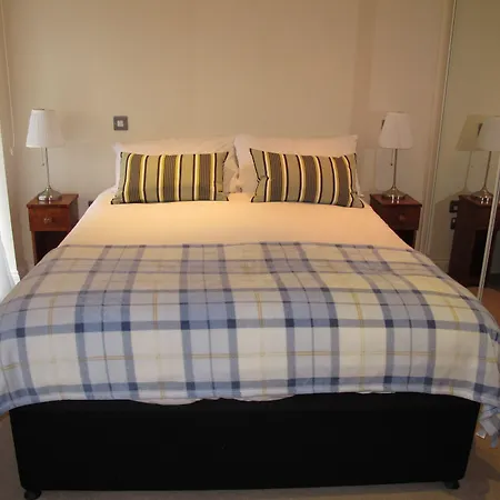 Churchill Two Bedroom With Free Parking And The Minster View *