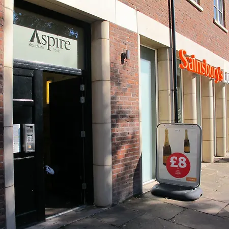 Apartman Churchill Two Bedroom With Free Parking And The Minster View