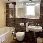 Apartment Churchill Two Bedroom Apartments With Free Parking And The Minster View York