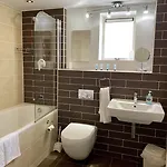 Apartment Churchill Two Bedroom Apartments With Free Parking And The Minster View
