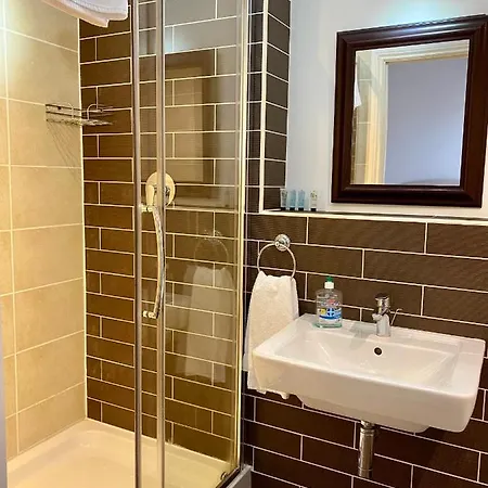 Churchill Two Bedroom Apartments With Free Parking And The Minster View York